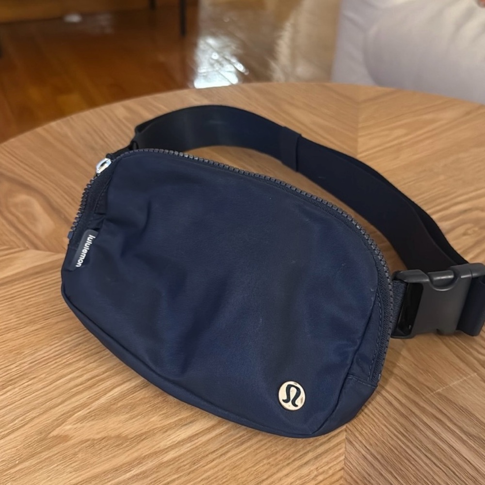lululemon athletica Black Belt Bag